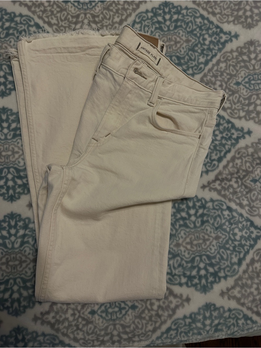AE77 American Eagle Outfitters Vintage Flare Jeans in Beigh white 26 Short - Picture 2 of 7